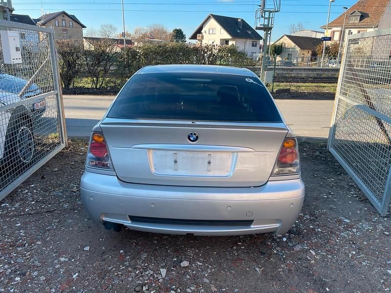 Gebraucht BMW 318 Compact Advantage 143 PS (105 kW) 2003 Titansilber metallic Kleinwagen