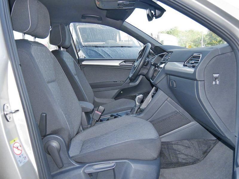 Gebraucht VW Tiguan Move 150 PS (110 kW) 2024 Ivory silver metallic SUV