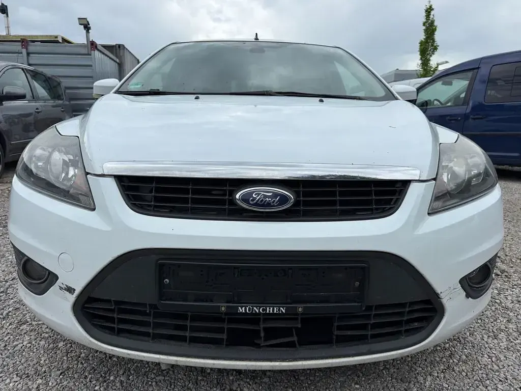 Gebraucht Ford Focus Style 116 PS (85 kW) 2010 Weiß Limousine