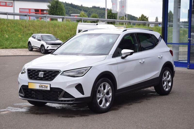 Weiß Neu 2025 Seat Arona FR SUV | 27.490 € (Guter Preis) - Bild 1/4