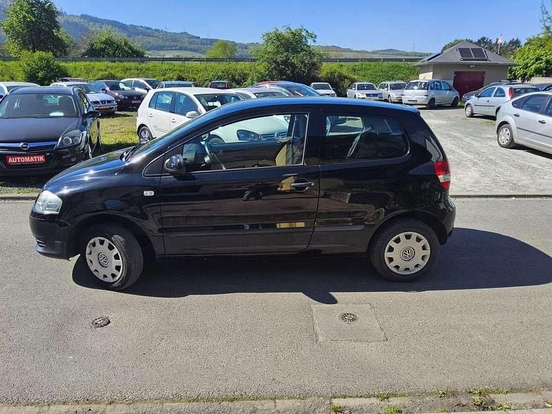 Second-hand VW Fox Basis 54 CP (39 kW) 2005 Negru Hatchback