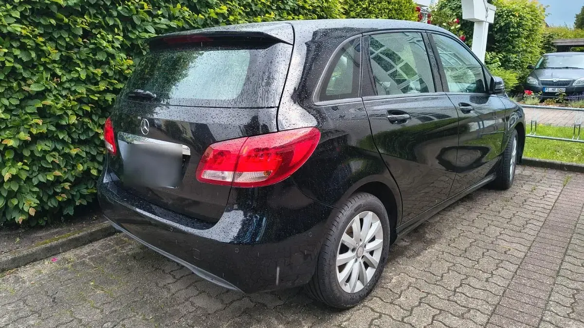 Gebraucht Mercedes B200 136 PS (100 kW) 2015 Schwarz Kleinwagen