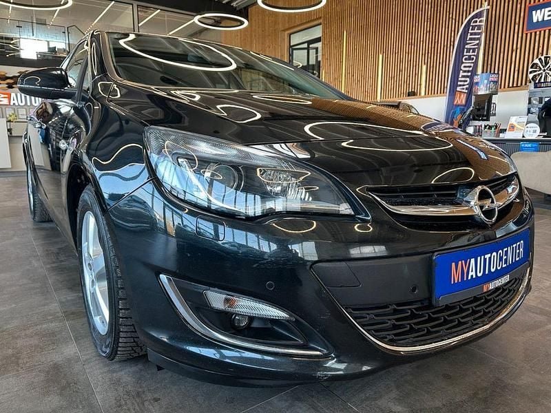 Gebraucht Opel Astra Exklusiv 140 PS (102 kW) 2015 Schwarz Limousine