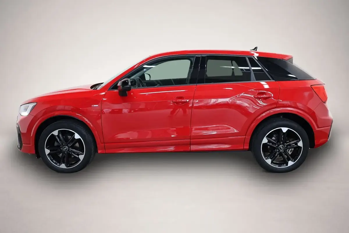 Gebraucht Audi Q2 S-Line 110 PS (80 kW) 2022 Tangorot metallic SUV