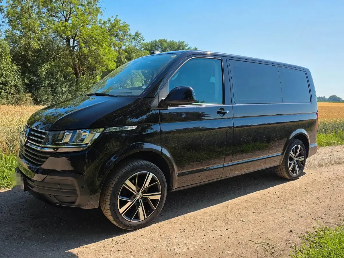 Gebraucht VW Multivan Comfortline 150 PS (110 kW) 2021 Schwarz Van / Kleinbus