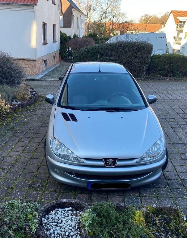 Silber Gebraucht 2005 Peugeot 206 Filou Limousine | 2.850 € (Teuer) - Bild 1/4