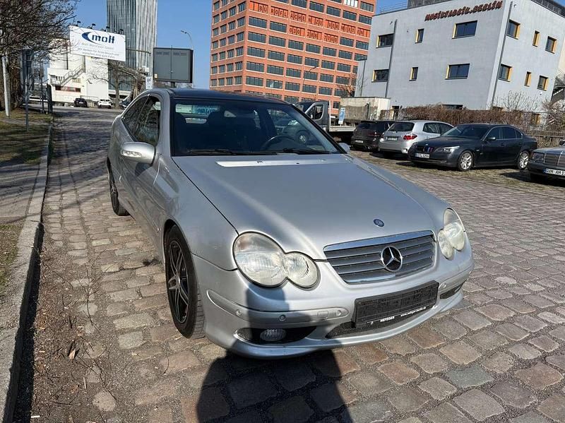 Gebraucht Mercedes C230 197 PS (144 kW) 2001 Silber Coupé