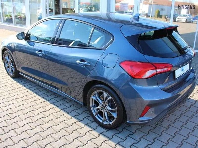 Używany Ford Focus ST-Line 120 KM (88 kW) 2019 Niebieski Sedan/Limuzyna