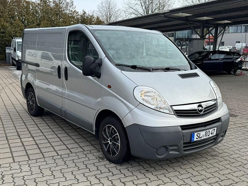 Gebraucht Opel Vivaro 90 PS (66 kW) 2014 Silber Van / Kleinbus