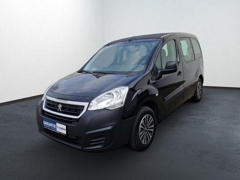 Schwarz Gebraucht 2017 Peugeot Partner Tepee Active Van / Kleinbus | 11.695 € (Fairer Preis) - Bild 1/4