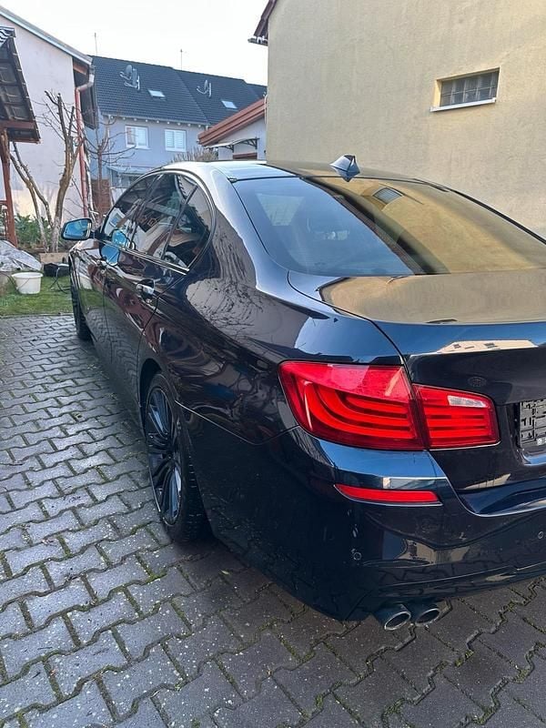 Gebraucht BMW 520 M Sport 184 PS (135 kW) 2012 Schwarz Limousine