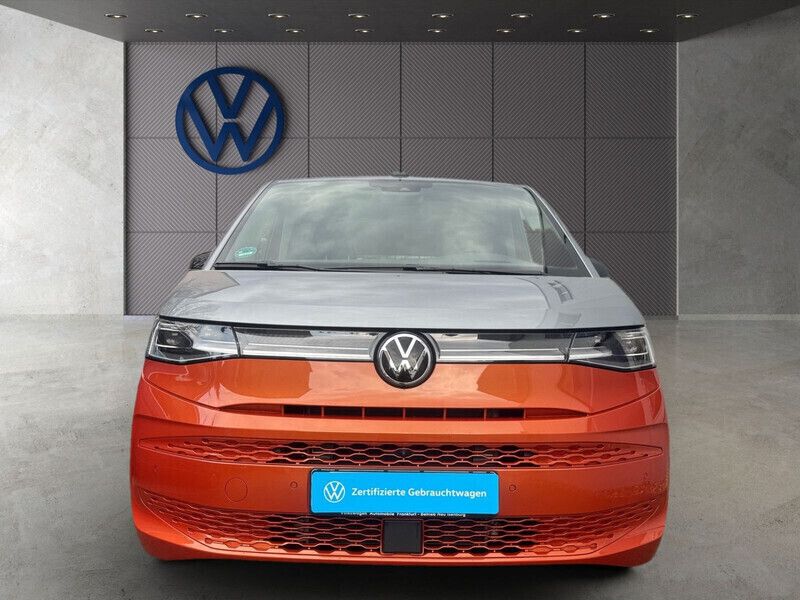 Neu VW T7 150 PS (110 kW) 2025 Monosilber metallic/ energetic orange me tallic Van