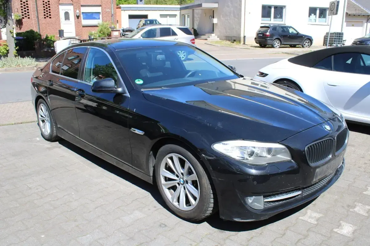 Usata BMW 525 204 CV (150 kW) 2011 Nero Berlina