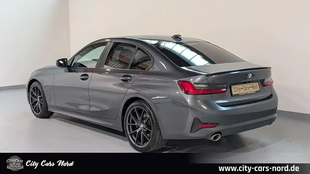 Gebraucht BMW 320 Performance 190 PS (139 kW) 2019 Grau Limousine