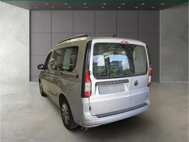 Gebraucht VW Caddy Life 114 PS (83 kW) 2023 Reflexsilber metallic Van / Kleinbus