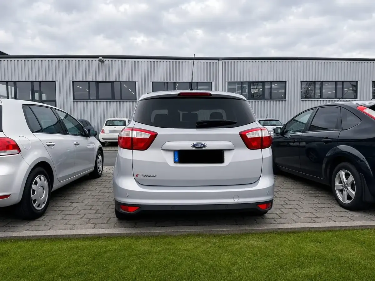 Używany Ford C-MAX Titanium 140 KM (102 kW) 2011 Szary Minivan