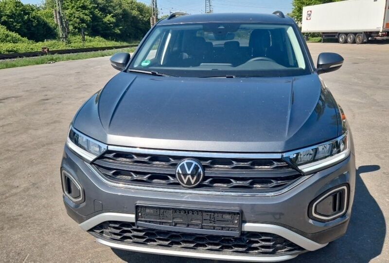 Grau Gebraucht 2025 VW T-Roc Life SUV | 21.900 € (Superpreis) - Bild 1/4