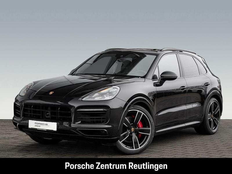 Tiefschwarzmetallic Gebraucht 2021 Porsche Cayenne GTS SUV | 85.450 € (Teuer) - Bild 1/4