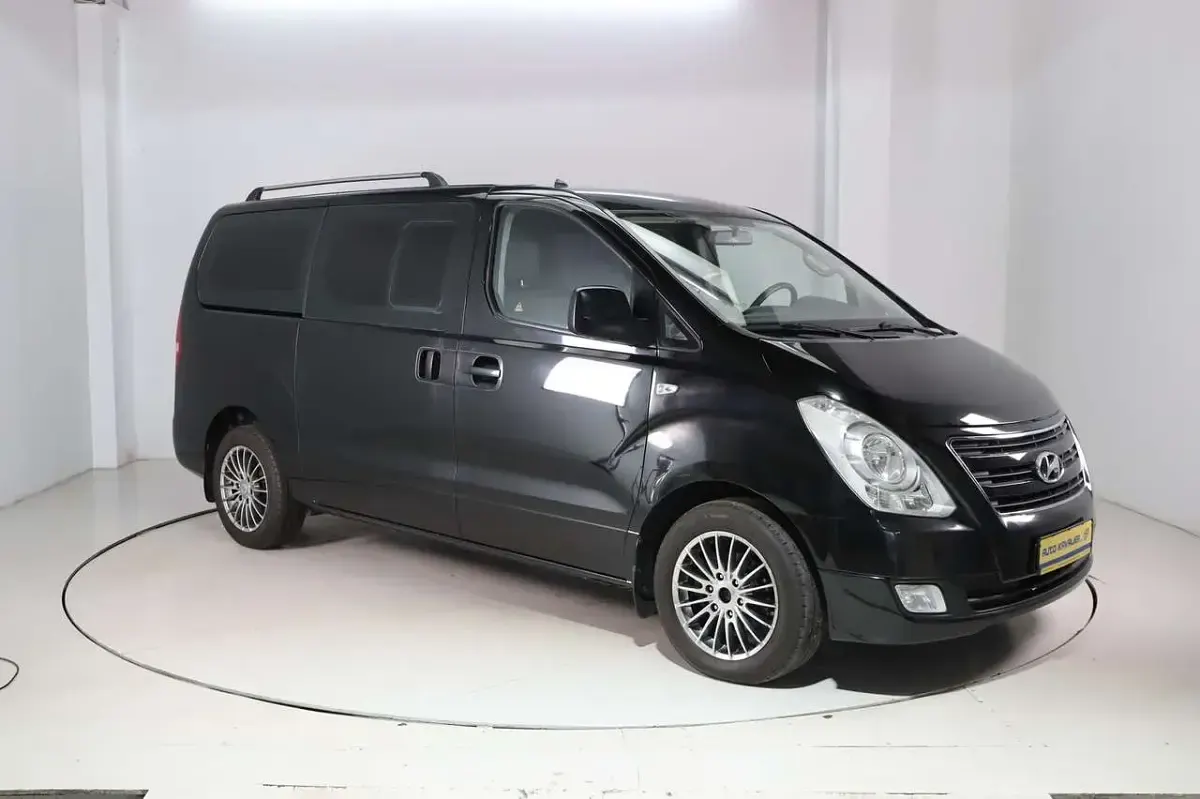 Gebraucht Hyundai H-1 170 PS (125 kW) 2015 Schwarz Van / Kleinbus