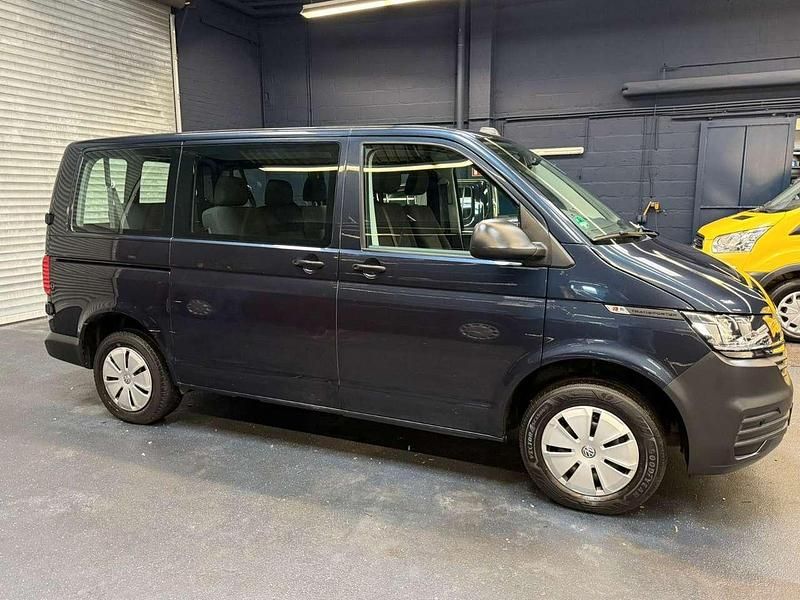 Gebraucht VW T6.1 150 PS (110 kW) 2021 Starlight blue Van