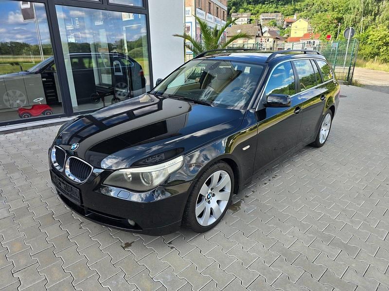 Gebraucht BMW 530 258 PS (189 kW) 2005 Black sapphire metallic Kombi