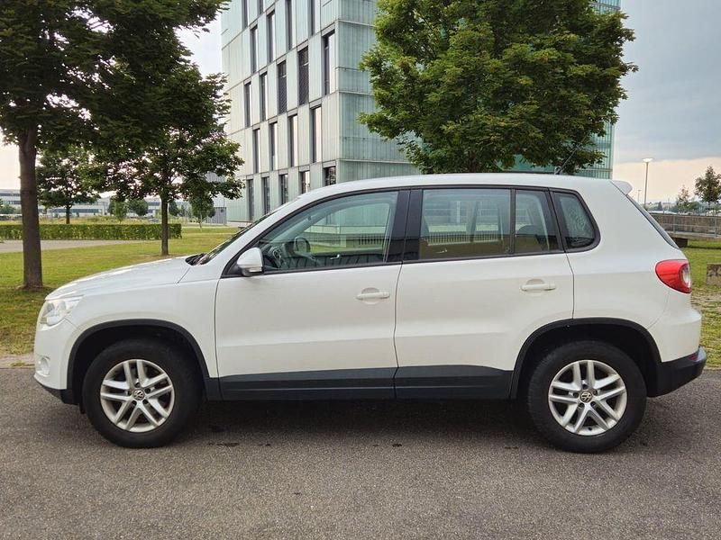 Weiß Gebraucht 2011 VW Tiguan SUV | 6.700 € (Superpreis) - Bild 1/4