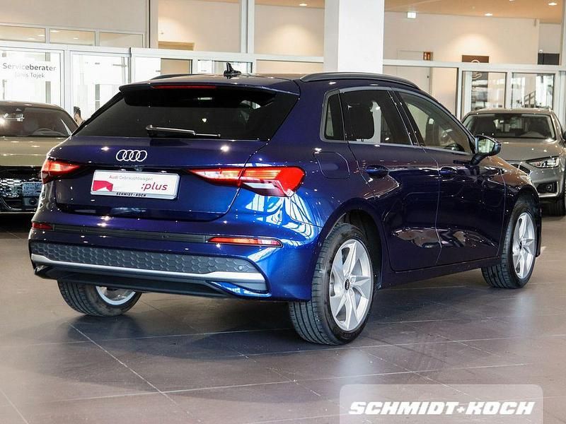 Gebraucht Audi A3 Comfort 116 PS (85 kW) 2025 Navarrablau metallic Limousine