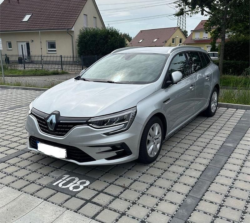 Silber Gebraucht 2022 Renault Mégane GrandTour Intens Kombi | 17.800 € (Guter Preis) - Bild 1/4
