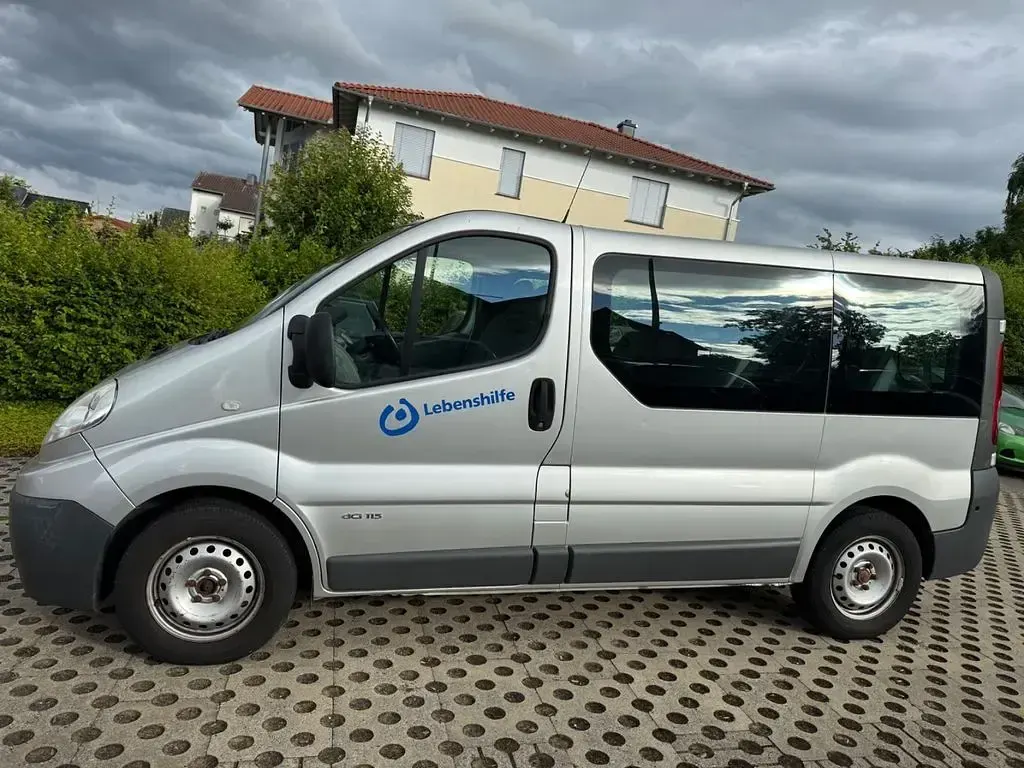 Gebraucht Renault Trafic 114 PS (83 kW) 2007 Grau Van / Kleinbus