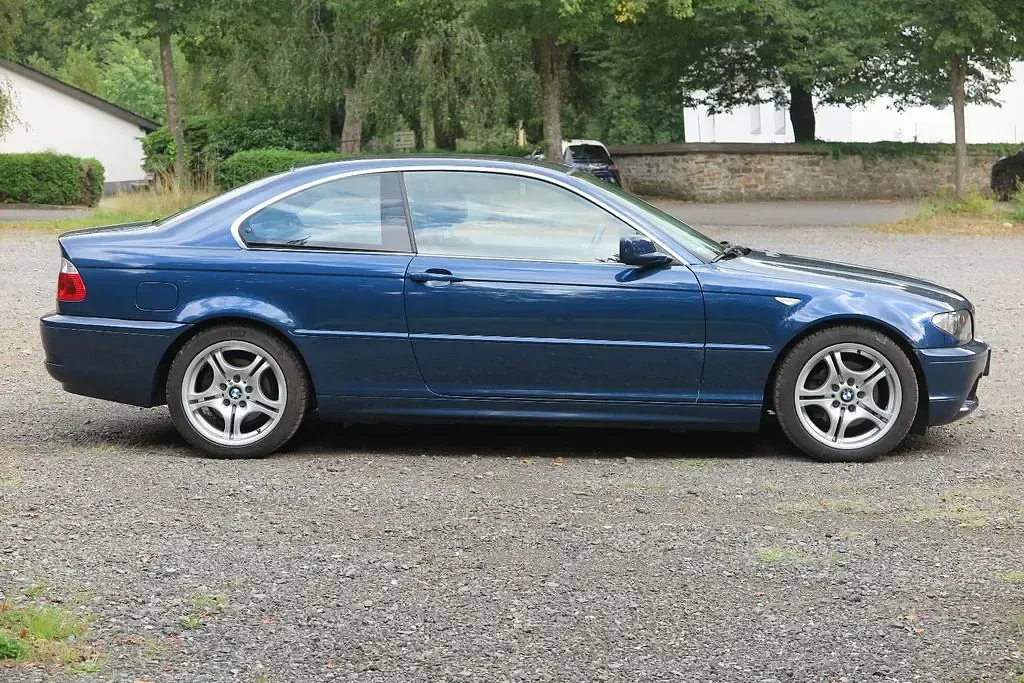 Gebraucht BMW 325 Sport Line 192 PS (141 kW) 2003 Blau Coupé