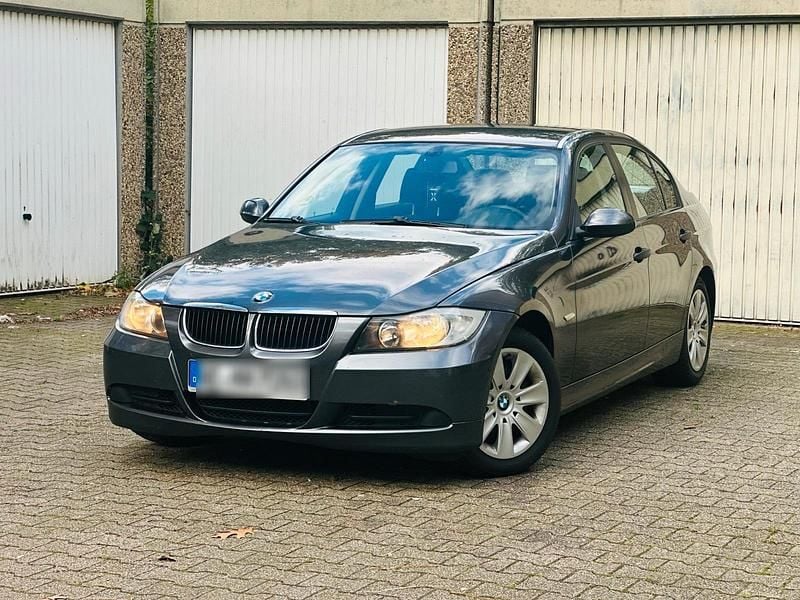 Grau Gebraucht 2006 BMW 320 Limousine | 2.050 € (Superpreis) - Bild 1/4