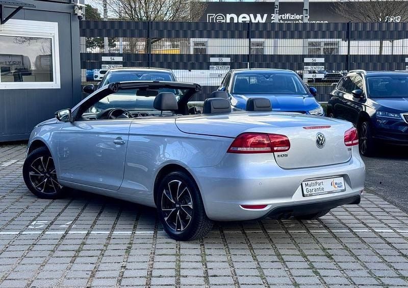 Gebraucht VW Eos Basis 122 PS (89 kW) 2012 Silber Cabrio