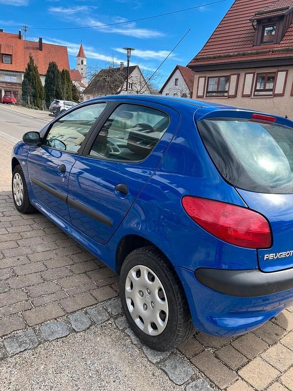 Gebraucht Peugeot 206 75 PS (55 kW) 2001 Blau Kleinwagen