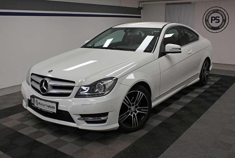 Weiß Gebraucht 2013 Mercedes C220 AMG line Coupé | 11.990 € (Fairer Preis) - Bild 1/3