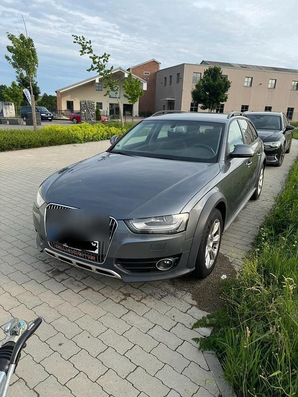 Grau Gebraucht 2012 Audi A4 Allroad Kombi | 10.500 € (Superpreis) - Bild 1/4