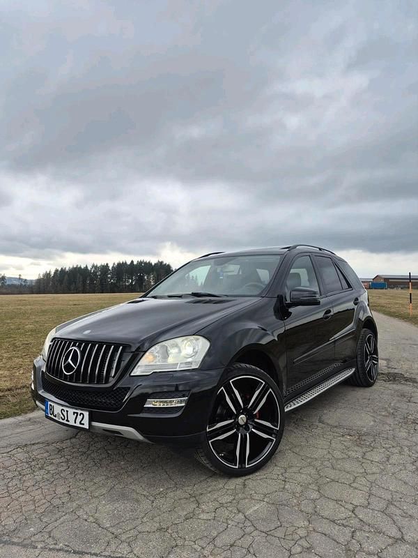 Gebraucht Mercedes ML350 231 PS (169 kW) 2011 Schwarz SUV