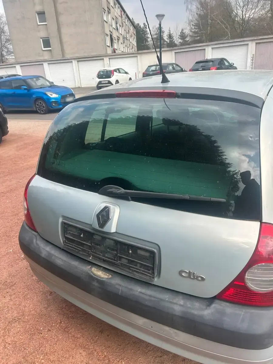 Occasion Renault Clio II 75 ch (55 kW) 2002 Argent Citadine