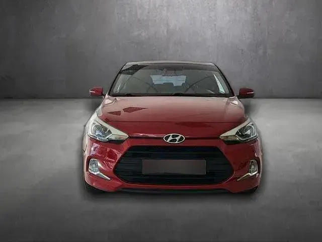 Gebraucht Hyundai i20 101 PS (74 kW) 2015 Rot Coupé