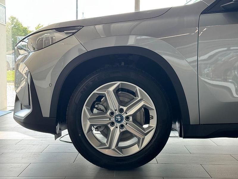 Gebraucht BMW iX1 Shadowline 230 kW (313 PS) 2025 Spacesilber metallic SUV