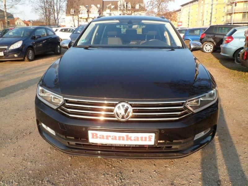 Schwarz Gebraucht 2017 VW Passat Comfortline Kombi | 8.500 € (Superpreis) - Bild 1/4