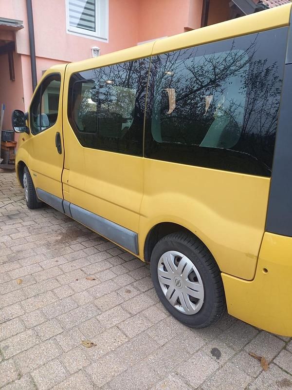 Gebraucht Opel Vivaro 2005 Gelb Van / Kleinbus