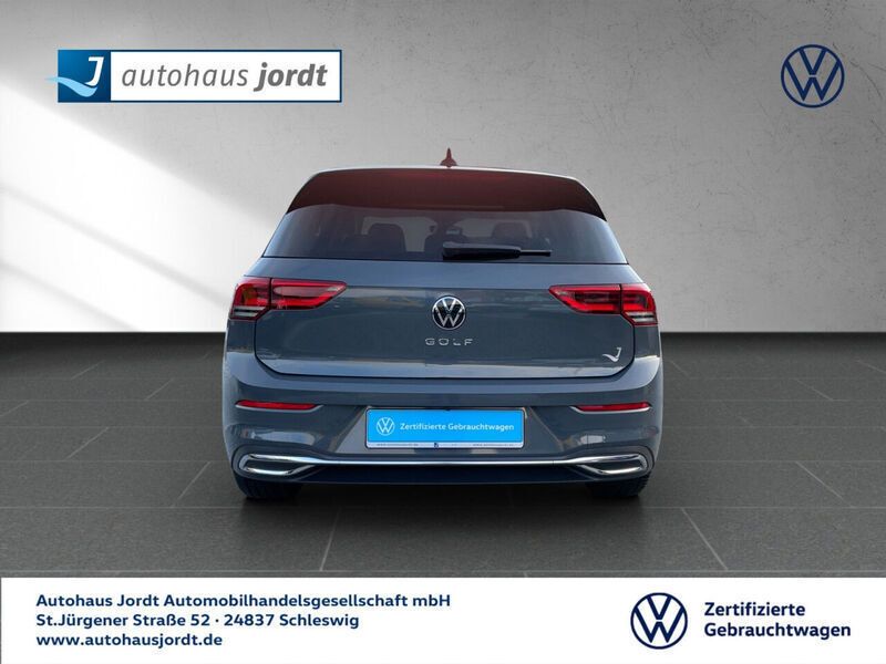 Gebraucht VW Golf VIII Active 131 PS (96 kW) 2021 Grau Limousine