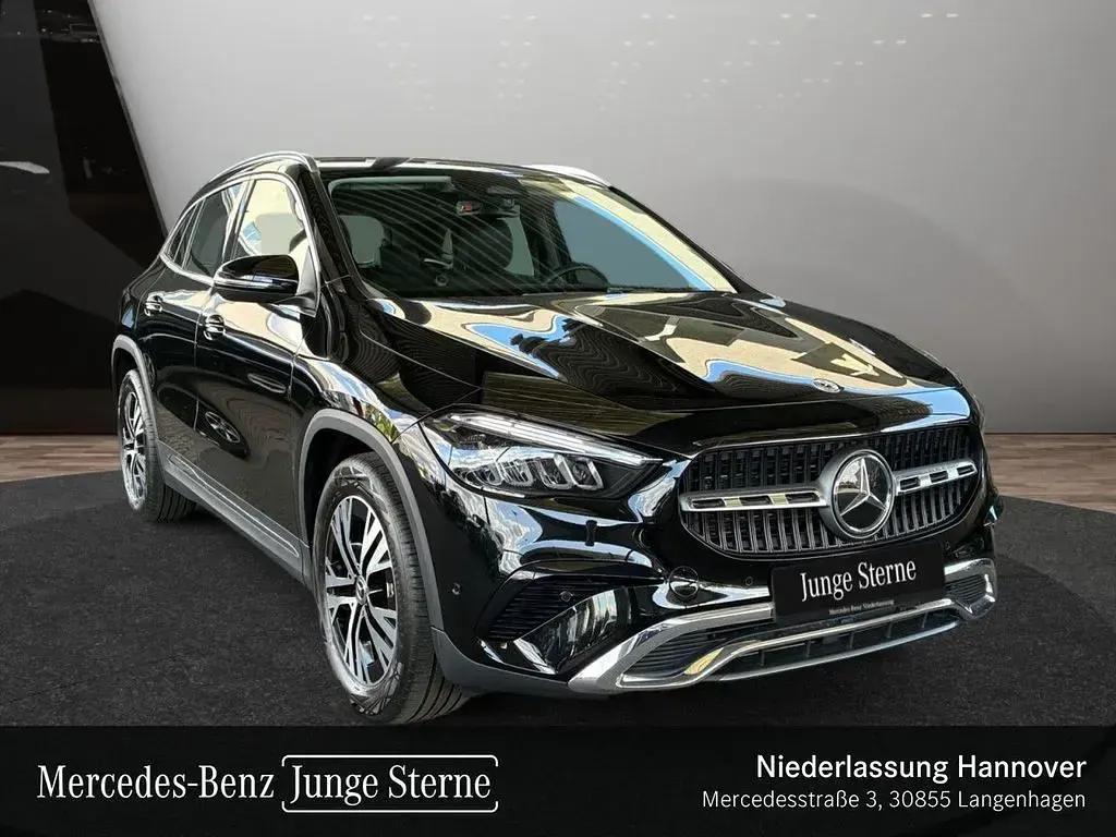 Gebraucht Mercedes GLA180 Progressive 136 PS (100 kW) 2025 Kosmosschwarz SUV