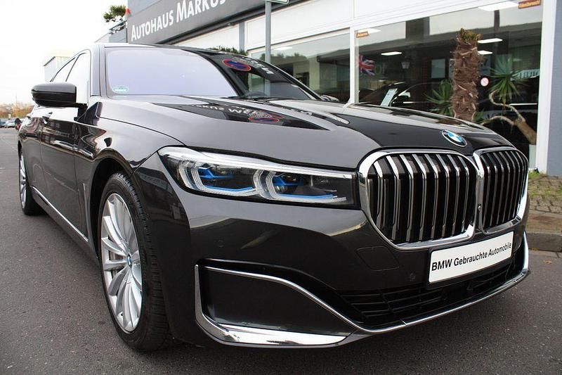 Grau Gebraucht 2019 BMW 745 Performance Limousine | 41.999 € - Bild 1/4
