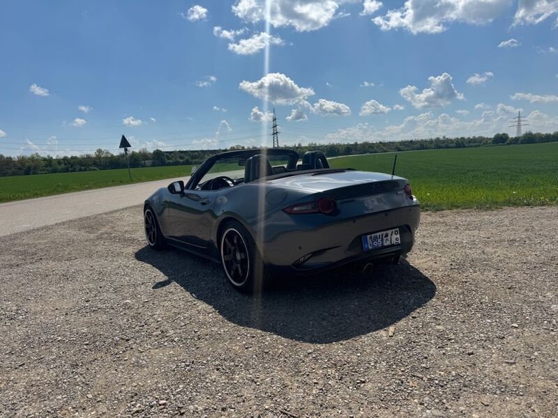 Grau Gebraucht 2023 Mazda MX5 Selection Cabrio | 30.000 € (Fairer Preis) - Bild 1/4