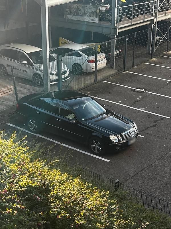 Gebraucht Mercedes E280 231 PS (169 kW) 2006 Schwarz Limousine