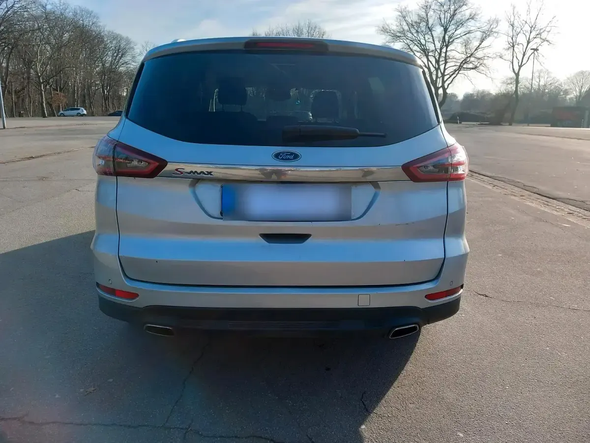 Gebraucht Ford S-MAX Titanium 190 PS (139 kW) 2019 Silber Van / Kleinbus