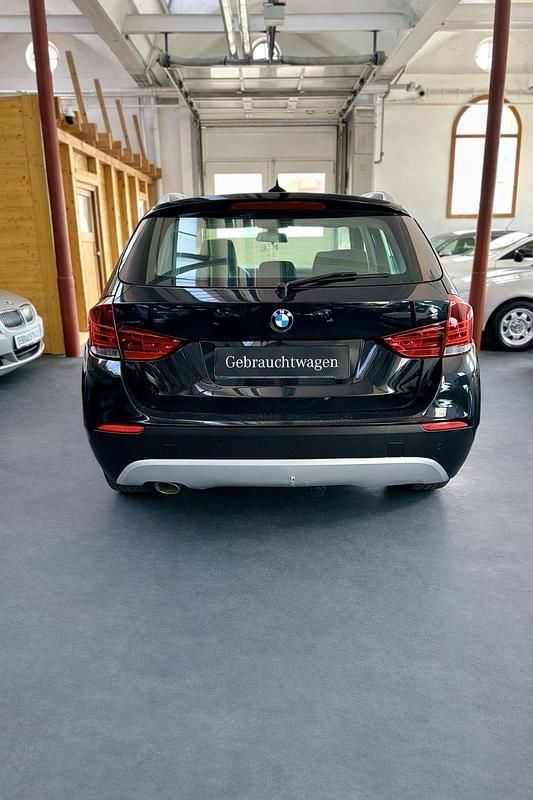 Gebraucht BMW X1 143 PS (105 kW) 2011 Schwarz SUV