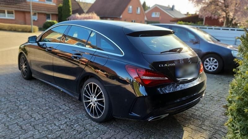 Gebraucht Mercedes CLA200 156 PS (114 kW) 2017 Schwarz Limousine