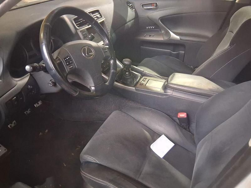 Second-hand Lexus IS220 177 CP (130 kW) 2009 Alb Berlinǎ